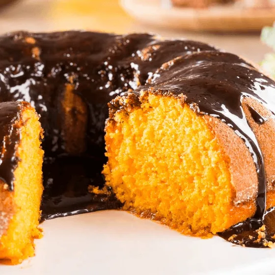 TORTA DE ZANAHORIA CON COBERTURA CREMOSA